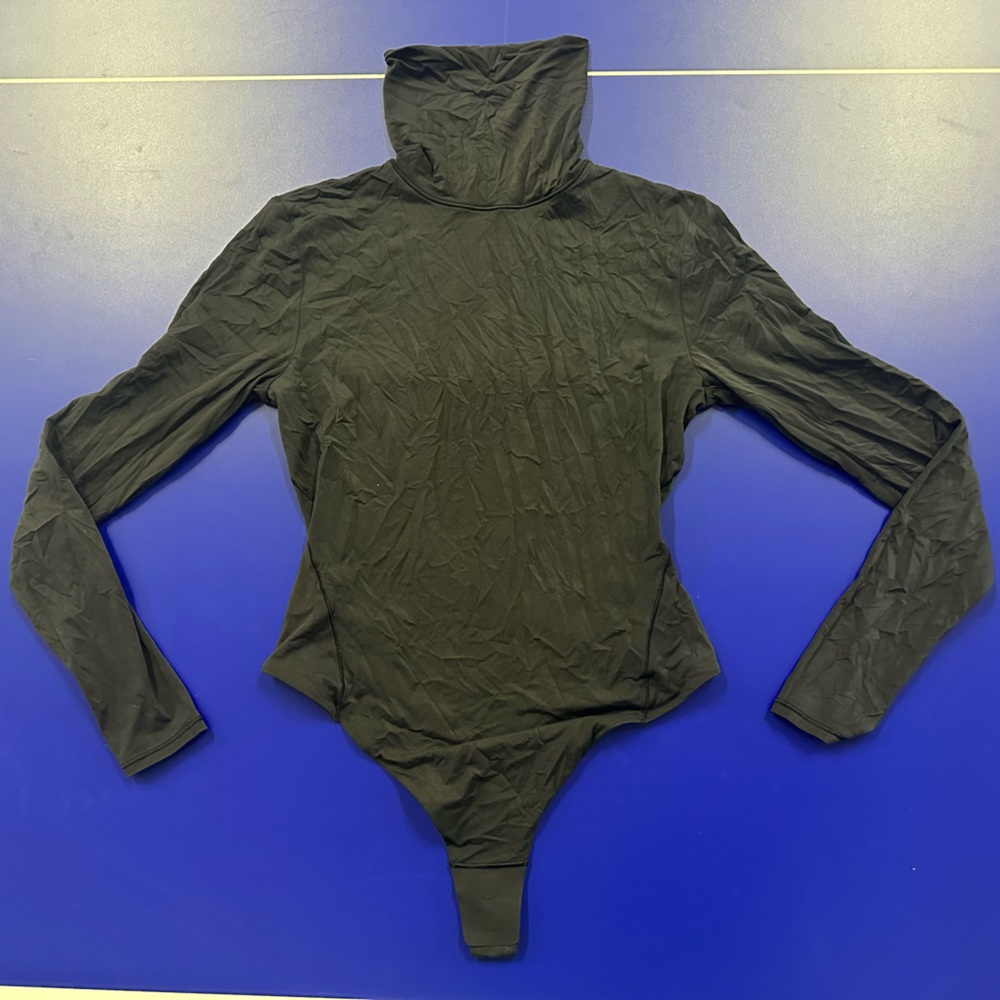 Lululemon black turtleneck leotard size 6
